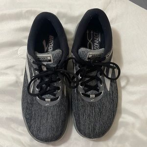 Brooks pure flow 7 athletic shoe -woman’s sz9